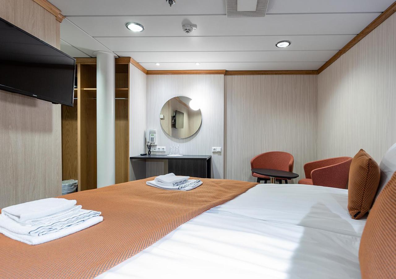 Viking Line Ferry Gabriella - 2-Night Cruise Stockholm-Helsinki-Stockholm 호텔 객실 사진